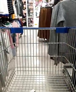 Tổng hợp clip vụ hai cô gái xinh đẹp hồn nhiên public ở Aeon Mall – Phần 7