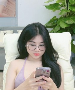 Anna Gấu thủ dâm bắn nước full live mới nhất