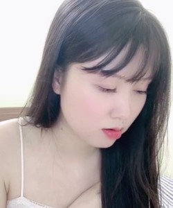 Trâm Anh (@Tramanh5p) YYLive Livestream 17/11/2023